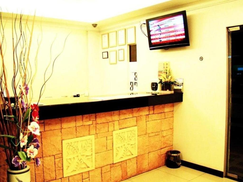 Adel Hotel Kota Kinabalu Buitenkant foto